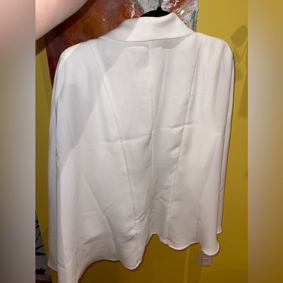 White blazer with cape - never worn - 1X - Picture 2 of 5
